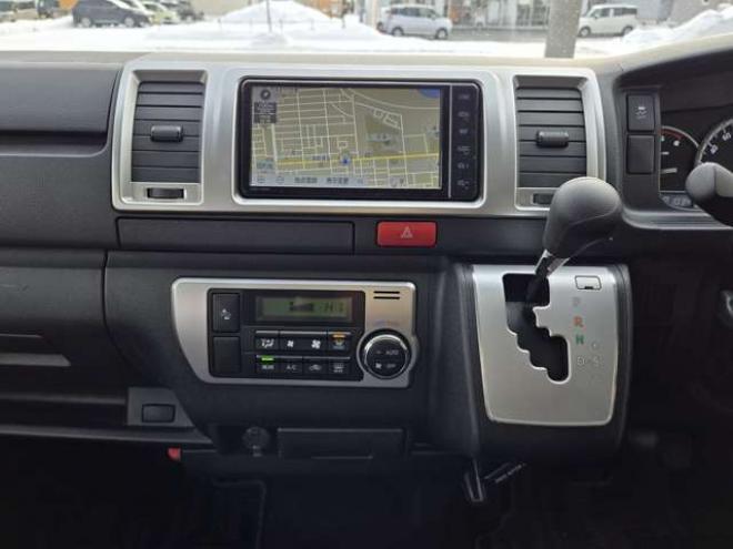 ハイエースバン2.8 スーパーGL ロング ディーゼルターボ 4WD　リアクーラー&ヒーター　プッシュスタート　スマートキー　　ベッドキッド LEDヘッドライト横滑り防止　衝突被害軽減　車線逸脱　トヨタ純正ナビ　フルセグTV　Bluetooth　バックカメラトヨタ純正リアモニター　ETC 2800