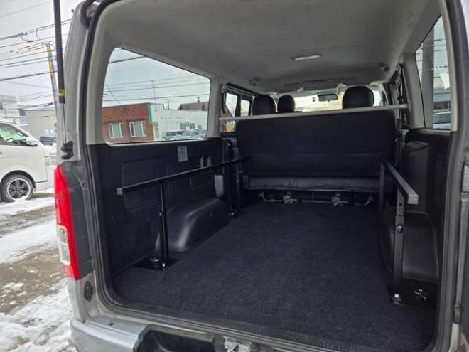 ハイエースバン2.8 スーパーGL ロング ディーゼルターボ 4WD　リアクーラー&ヒーター　プッシュスタート　スマートキー　　ベッドキッド LEDヘッドライト横滑り防止　衝突被害軽減　車線逸脱　トヨタ純正ナビ　フルセグTV　Bluetooth　バックカメラトヨタ純正リアモニター　ETC 2800