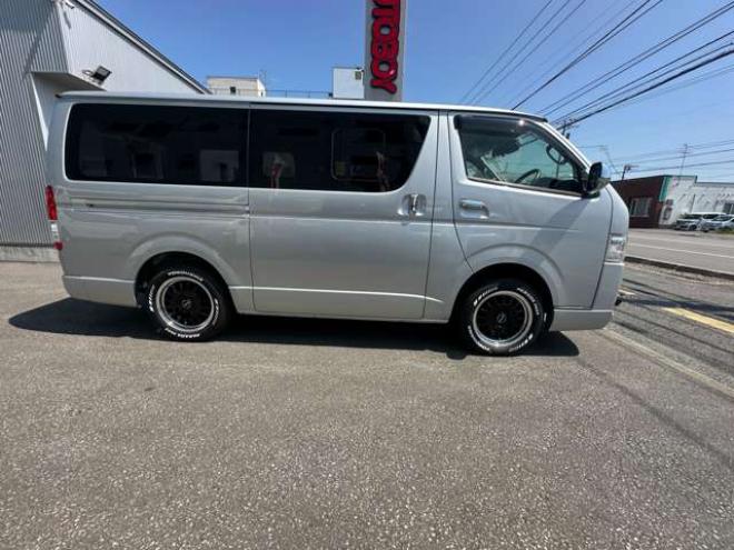 ハイエースバン2.8 スーパーGL ロング ディーゼルターボ 4WD　リアクーラー&ヒーター　プッシュスタート　スマートキー　　ベッドキッド LEDヘッドライト横滑り防止　衝突被害軽減　車線逸脱　トヨタ純正ナビ　フルセグTV　Bluetooth　バックカメラトヨタ純正リアモニター　ETC 2800