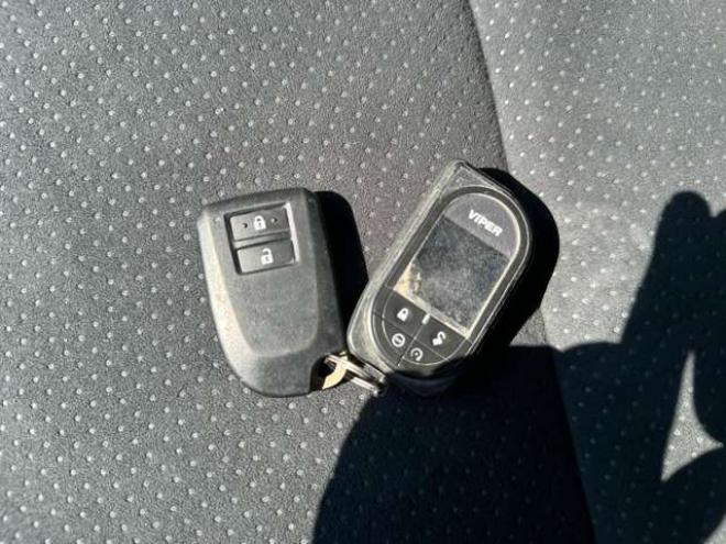 ハイエースバン2.7 スーパーGL ダークプライム ワイド ミドルルーフ ロングボディ 4WD　Pスタート スマートキー 両側スライドドア　OPLEDヘッドライト Fフォグ ハーフレザーシート 100V ベンチシート　ベッドキット リアクーラー ヒーター ステアリングスイッチ ディスプレイオーディオ　Bluetooth 2700