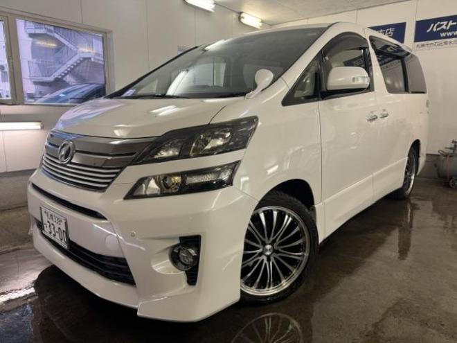 ヴェルファイア２．４Ｚ　ゴールデンアイズⅡ　寒冷地仕様　禁煙車　純正リアフリップダウンモニター　純正ブラックハーフレザーシート　社外１９インチＡＷ　社外１６ＡＷ＋スタッドレスタイヤ　両側パワースライドドア　パワーバックドア　クルーズコントロール 4WD 2400 5Dr