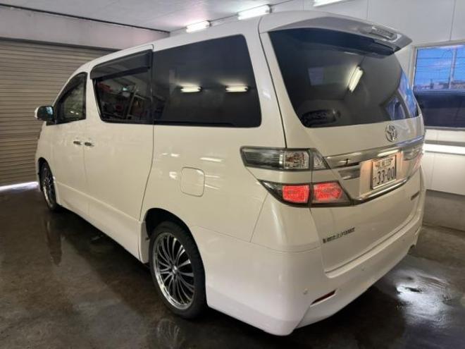 ヴェルファイア２．４Ｚ　ゴールデンアイズⅡ　寒冷地仕様　禁煙車　純正リアフリップダウンモニター　純正ブラックハーフレザーシート　社外１９インチＡＷ　社外１６ＡＷ＋スタッドレスタイヤ　両側パワースライドドア　パワーバックドア　クルーズコントロール 4WD 2400 5Dr
