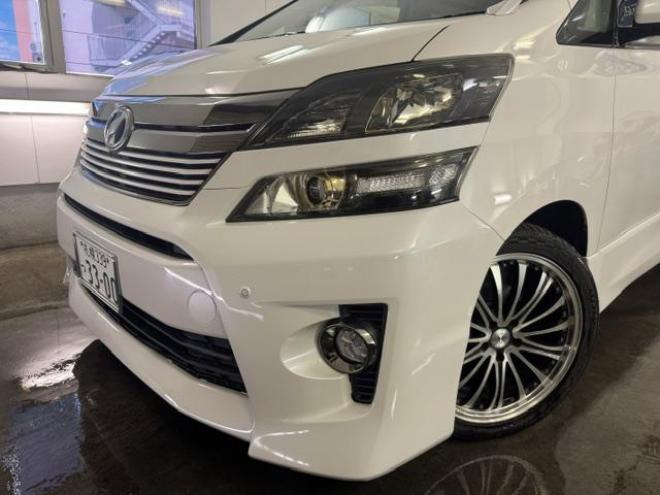 ヴェルファイア２．４Ｚ　ゴールデンアイズⅡ　寒冷地仕様　禁煙車　純正リアフリップダウンモニター　純正ブラックハーフレザーシート　社外１９インチＡＷ　社外１６ＡＷ＋スタッドレスタイヤ　両側パワースライドドア　パワーバックドア　クルーズコントロール 4WD 2400 5Dr