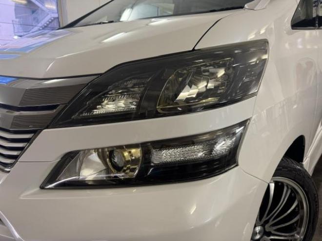 ヴェルファイア２．４Ｚ　ゴールデンアイズⅡ　寒冷地仕様　禁煙車　純正リアフリップダウンモニター　純正ブラックハーフレザーシート　社外１９インチＡＷ　社外１６ＡＷ＋スタッドレスタイヤ　両側パワースライドドア　パワーバックドア　クルーズコントロール 4WD 2400 5Dr