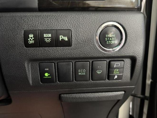 ヴェルファイア２．４Ｚ　ゴールデンアイズⅡ　寒冷地仕様　禁煙車　純正リアフリップダウンモニター　純正ブラックハーフレザーシート　社外１９インチＡＷ　社外１６ＡＷ＋スタッドレスタイヤ　両側パワースライドドア　パワーバックドア　クルーズコントロール 4WD 2400 5Dr