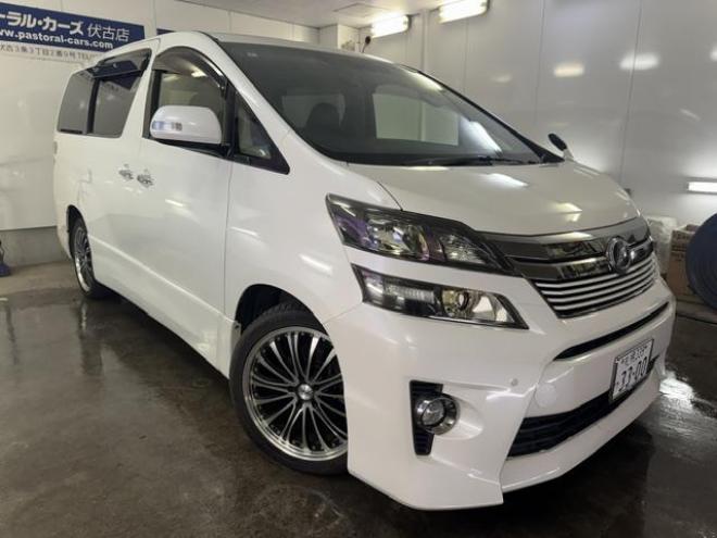 ヴェルファイア２．４Ｚ　ゴールデンアイズⅡ　寒冷地仕様　禁煙車　純正リアフリップダウンモニター　純正ブラックハーフレザーシート　社外１９インチＡＷ　社外１６ＡＷ＋スタッドレスタイヤ　両側パワースライドドア　パワーバックドア　クルーズコントロール 4WD 2400 5Dr