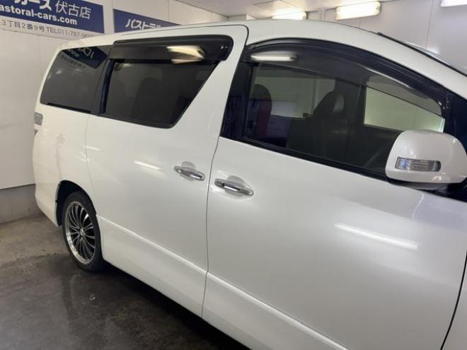 ヴェルファイア２．４Ｚ　ゴールデンアイズⅡ　寒冷地仕様　禁煙車　純正リアフリップダウンモニター　純正ブラックハーフレザーシート　社外１９インチＡＷ　社外１６ＡＷ＋スタッドレスタイヤ　両側パワースライドドア　パワーバックドア　クルーズコントロール 4WD 2400 5Dr