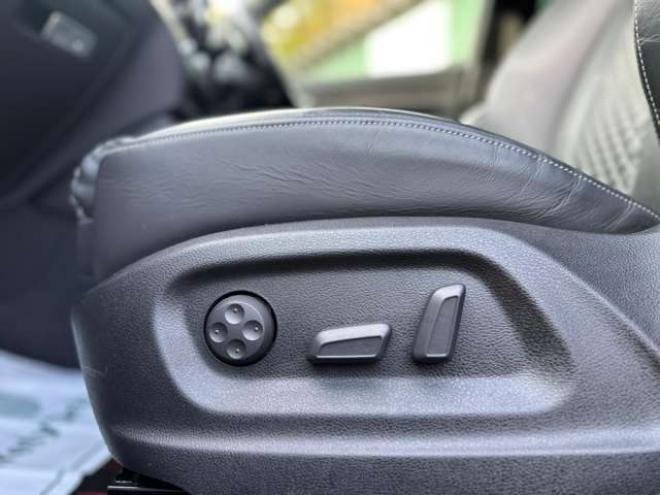 アウディRS Q3 2.5 4WD　ナビTV　バックカメラ　電動シート　パワステ　パワーウィンドウ　シートヒーター　エアコン　ETC　キーレスエントリー　アルミホイール　横滑り防止装置 正規輸入車 2500