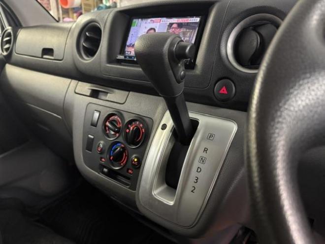 キャラバンバンＮＶ３５０キャラバン　法人ワンオーナー　ディーゼルターボ　大型ルーフキャリア　乗車定員３人　カロッツェリアナビ　地デジ　ＤＶＤ再生　アイドルアップ　スタッドレスタイヤ付　キーレスキー　パワーウィンドウ　ＥＴＣ 4WD 2500 4Dr