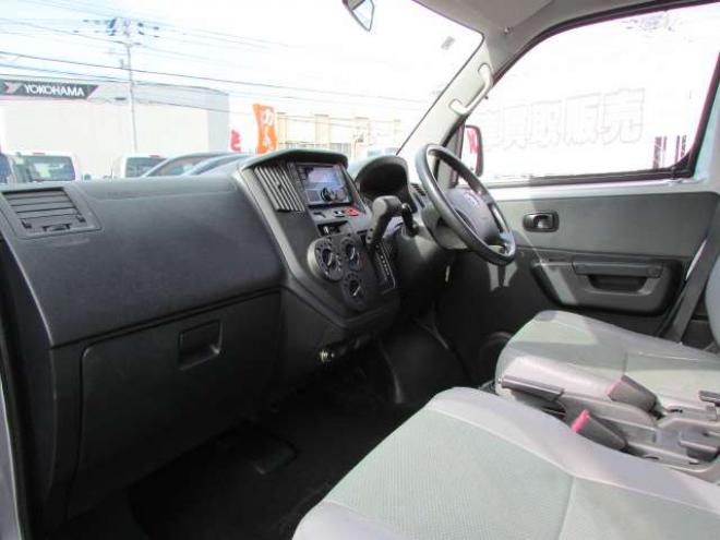 タウンエースバン1.5 GL 4WD　マッドクロス14インチアルミホイール/ジオランダーX-AT/リアヒーター/キーレス/エアコン/ABS/Wエアバッグ/パワーステアリング/パワーウィンドウ 1500
