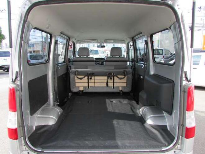 タウンエースバン1.5 GL 4WD　マッドクロス14インチアルミホイール/ジオランダーX-AT/リアヒーター/キーレス/エアコン/ABS/Wエアバッグ/パワーステアリング/パワーウィンドウ 1500