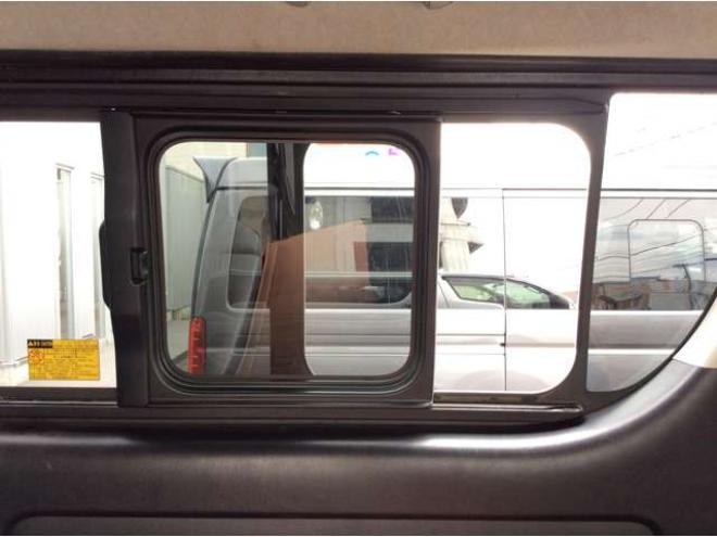 ハイエースバン3.0 スーパーGL ロング ディーゼルターボ 4WD　415SAFARI丸目ヘッドライトシステム/415SAFARI　フロントリップ/415COBRAベッドキット/BADRUKER16インチAW/オープンカントリーR/T/両側スライドドア/4WD 3000