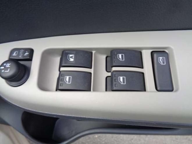 パッソ1.0 モーダ S　アイドリングストップ　レーダーブレーキ　横滑り防止装置　スマートキー 2WD 1000