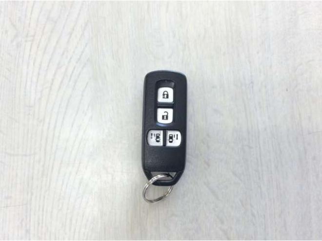 N-BOXG ターボパッケージ 4WD　パワスラ　スマートキー　クルーズコントロール　ドラレコ　バックカメラ　メモリーナビ　電動格納ミラー　オートライト　横滑り防止　アイドリングストップ　パナソニックフルセグTV　メモリナビ　Bluetooth ETC 660