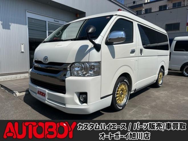 ハイエースバン2.7 スーパーGL ダークプライム ワイド ミドルルーフ ロングボディ 4WD　Pスタート スマートキー 両側スライドドア　LEDヘッドライト Fフォグ ハーフレザーシート 100V ベンチシート　ベッドキット リアクーラー ヒーター ステアリングスイッチ ディスプレイオーディオ　Bluetooth 2700