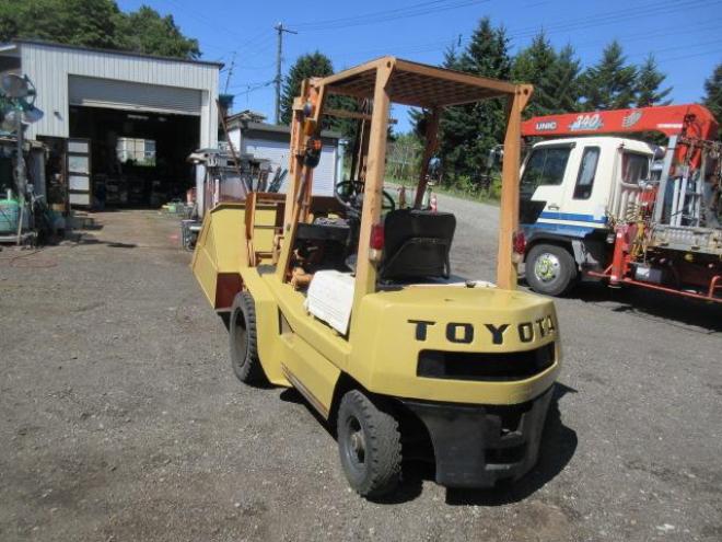 フォークリフトトヨタ3FD20　テ゛ィーセ゛ルエンジン　バケット付