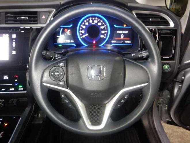 シャトル1.5 ハイブリッド 4WD　本州仕入・ナビ・TV・B/T・Bカメラ・LEDヘッドライト・スマートキー・プッシュスタート・CTBA・ビルトインETC・ワイパーデアイサー・ 1500
