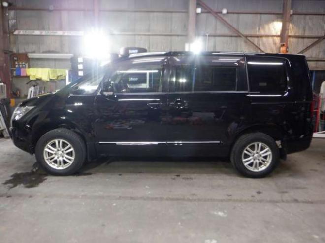 デリカD：5 2.4 G パワーパッケージ 4WD　ナビ・TV・B/T・Bカメラ・両側電動・スマートキー・クルコン・パドルシフト・リアヒーター・HID・ビルトインETC・フォグランプ・フルフラットシート・ドアバイザー・オートライト・オートエアコン・寒冷地仕様 2400