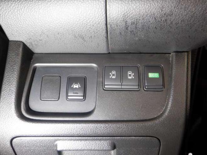 セレナ2.0 ハイウェイスター Vセレクション+Safety 4WD　4WD　本州仕入　後期型　ナビ　TV　Bカメラ　B/T　両側電動　LEDヘッドライト　インテリキー　プッシュスタート　1オーナー 2000