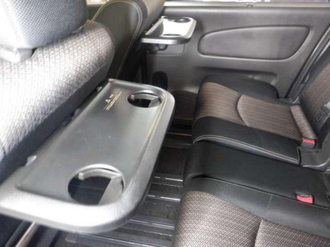セレナ2.0 ハイウェイスター Vセレクション+Safety 4WD　4WD　本州仕入　後期型　ナビ　TV　Bカメラ　B/T　両側電動　LEDヘッドライト　インテリキー　プッシュスタート　1オーナー 2000