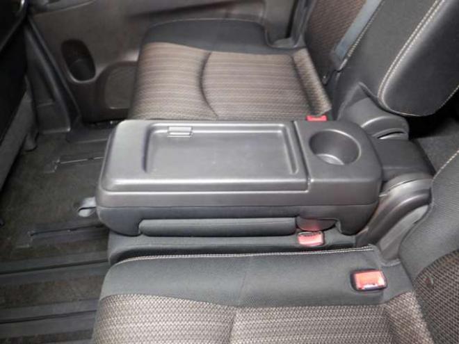 セレナ2.0 ハイウェイスター Vセレクション+Safety 4WD　4WD　本州仕入　後期型　ナビ　TV　Bカメラ　B/T　両側電動　LEDヘッドライト　インテリキー　プッシュスタート　1オーナー 2000