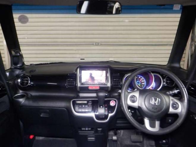 N-BOXカスタムG ターボパッケージ 4WD　ナビ・TV・Bカメラ・ETC・両側電動・クルコン・ターボ・HID・ETC・スマートキー・プッシュスタート・オートライト・オートエアコン・パドルシフト・ベンチレーション・フォグランプ・ 660