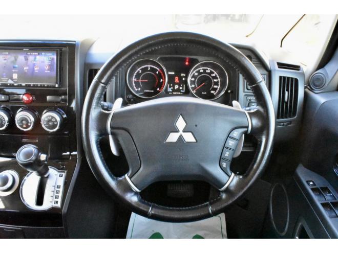 デリカD:5　Dパワーパッケージ　4WD　Ｆグリルラプターペイント　新品タイヤ／アルミ　新品フロントガード　シートカバー　ステップ付　社外ナビ／ＴＶ／バックカメラ　マッドフラップ