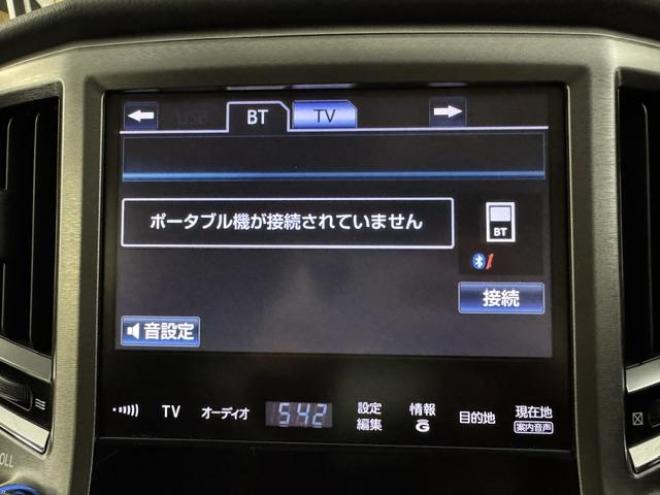 クラウンハイブリッドロイヤルサルーン　Ｆｏｕｒ　寒冷地仕様　禁煙車　フロントガラス熱線　両席シートヒーター　ステアリングヒーター　ミラーヒーター　クルーズコントロール　社外１７インチスパッタリングＡＷ　純正１６ＡＷ＋スタッドレスタイヤ付　ＥＴＣ 4WD 2500 4Dr