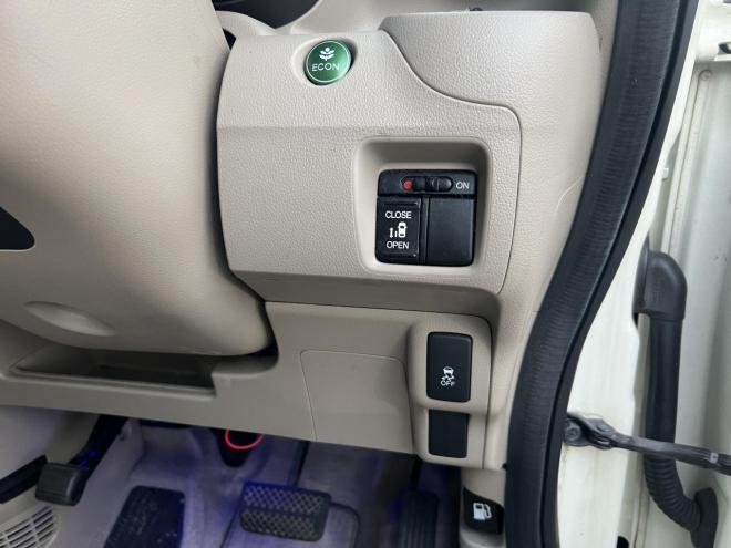 N-BOX4WD GLパッケージ車検10年1月 パワースライドドア ナビテレビ ドライブレコーダー HIDライト スマートキー 4WD 660 5Dr
