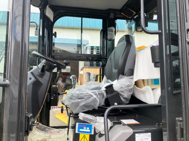 ホイールローダコマツ　未使用　WA40-8　建機
