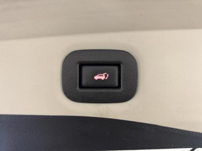 エクストレイル２０Ｘ　エマージェンシーブレーキＰＫＧ　本州仕入　寒冷地仕様　禁煙車　パワートランク　純正ＬＥＤヘッドライト　純正１７インチＡＷ　社外１７ＡＷ＋スタッドレスタイヤ付　純正ナビ　地デジ　Ｂｌｕｅｔｏｏｔｈ　バックカメラ　エンジンスターター 4WD 2000 5Dr