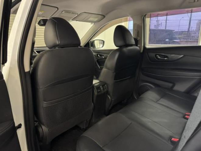 エクストレイル２０Ｘ　エマージェンシーブレーキＰＫＧ　本州仕入　寒冷地仕様　禁煙車　パワートランク　純正ＬＥＤヘッドライト　純正１７インチＡＷ　社外１７ＡＷ＋スタッドレスタイヤ付　純正ナビ　地デジ　Ｂｌｕｅｔｏｏｔｈ　バックカメラ　エンジンスターター 4WD 2000 5Dr
