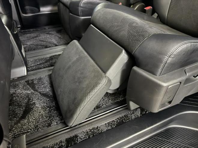 エスティマアエラス　プレミアムエディション　本州仕入　禁煙車　アルパインビッグＸナビ　アルパイン製リアフリップダウンモニター　フルセグ地デジ　ＤＶＤ再生　Ｂｌｕｅｔｏｏｔｈ　両側パワースライドドア　純正ブラックハーフレザーシート　ＥＴＣ 4WD 2400 5Dr