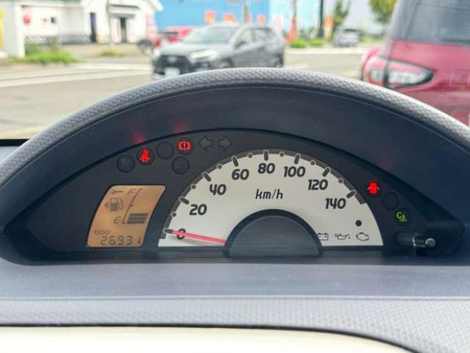 eKワゴンM 4WD　キーレス　5MT　純正オーディオ　CD　シートヒーター　電動格納ミラー　社外13インチアルミホイール 660