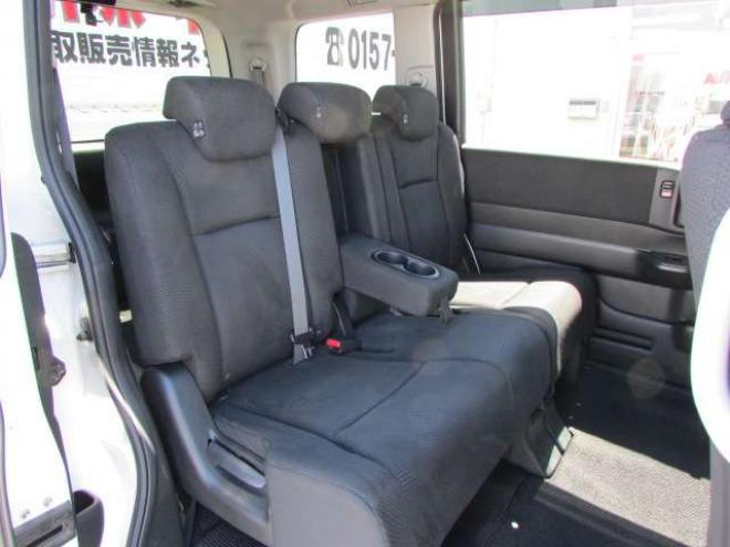ステップワゴン2.0 スパーダ Z 4WD　純正オプション9インチナビ/フルセグTV/バックカメラ/両側パワースライドドア/アイドリングストップ/クルーズコントロール/純正フリップダウンモニター/パドルシフト/ETC/ドライブレコーダー 2000