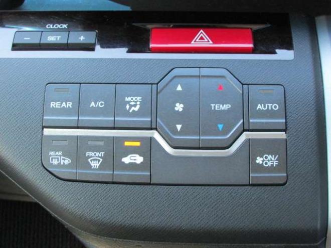 ステップワゴン2.0 スパーダ Z 4WD　純正オプション9インチナビ/フルセグTV/バックカメラ/両側パワースライドドア/アイドリングストップ/クルーズコントロール/純正フリップダウンモニター/パドルシフト/ETC/ドライブレコーダー 2000