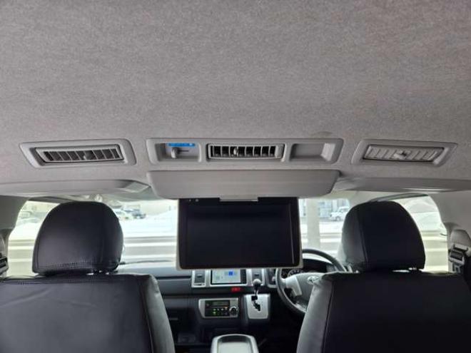 ハイエースバン2.8 スーパーGL ロング ディーゼルターボ 4WD　リアクーラー&ヒーター　プッシュスタート　スマートキー　　ベッドキッド LEDヘッドライト横滑り防止　衝突被害軽減　車線逸脱　トヨタ純正ナビ　フルセグTV　Bluetooth　バックカメラ トヨタ純正リアモニター ETC 2800