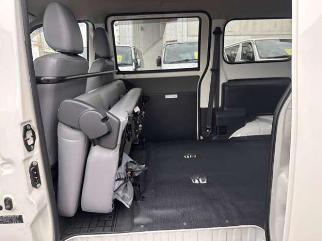 タウンエースバン1.5 GL 4WD　登録済未使用車 LEDヘッドライト アイドリングストップ リアクーラー　コーナーセンサー 横滑り防止 スマートアシスト ヘッドライトリベライザー リアフォグ　オートヘッドライト ディスプレイオーディオ 4WD 登録済未使用車 1500