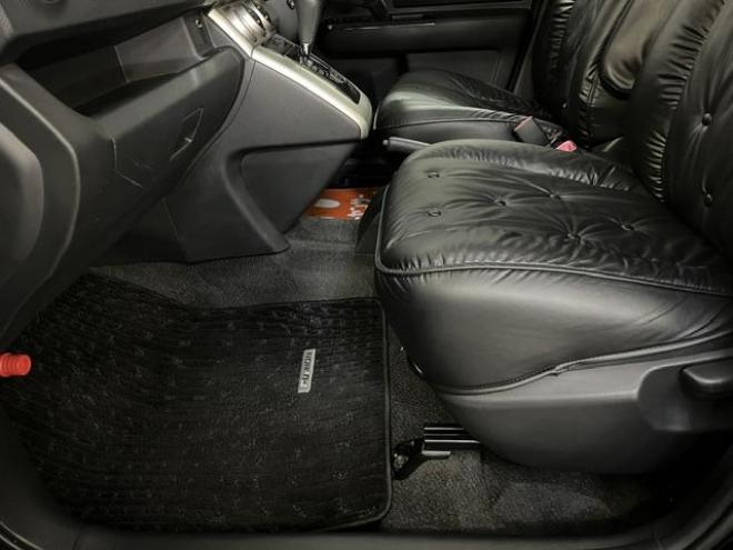 カローラルミオン１．８Ｓ　エアロツアラー　禁煙車　寒冷地仕様　純正エアロ　純正ナビ　地デジ　ＤＶＤ再生　Ｂｌｕｅｔｏｏｔｈオーディオ　ＰＵＳＨスタート　スマートキー　フロントガラス熱線　純正ドアバイザー　タイミングチェーン車　ＥＴＣ 4WD 1800 5Dr
