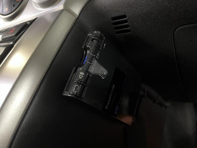 カローラルミオン１．８Ｓ　エアロツアラー　禁煙車　寒冷地仕様　純正エアロ　純正ナビ　地デジ　ＤＶＤ再生　Ｂｌｕｅｔｏｏｔｈオーディオ　ＰＵＳＨスタート　スマートキー　フロントガラス熱線　純正ドアバイザー　タイミングチェーン車　ＥＴＣ 4WD 1800 5Dr