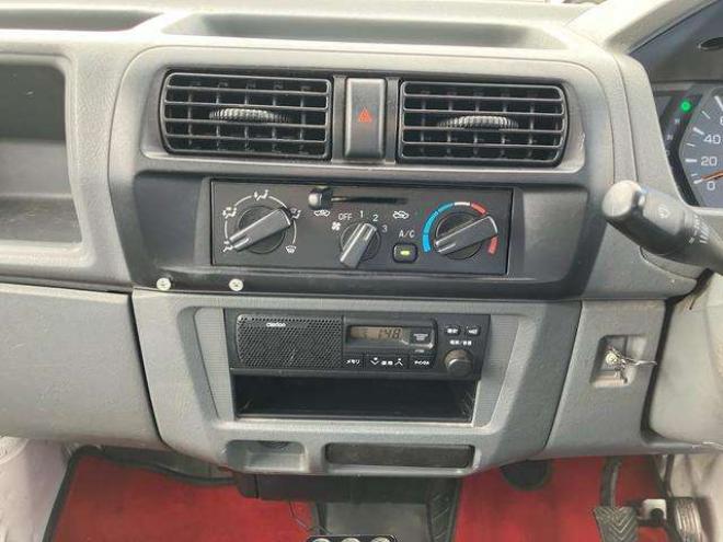 ミニキャブトラック Vタイプ 4WD　オートマ　エアコン 660