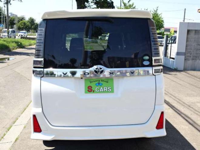 ヴォクシー2.0 ZS 4WD　本州車　保証1年/走行距離無制限　4WD　後期　セーフティセンス　純正10インチナビ　フリップダウンモニター　両側パワースライドドア　　地デジ　バックカメラ　LEDヘッドライト　AUTOHIビーム　スマートキー 2000