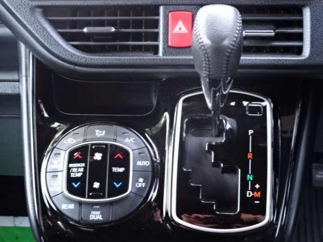 ヴォクシー2.0 ZS 4WD　本州車　保証1年/走行距離無制限　4WD　後期　セーフティセンス　純正10インチナビ　フリップダウンモニター　両側パワースライドドア　　地デジ　バックカメラ　LEDヘッドライト　AUTOHIビーム　スマートキー 2000