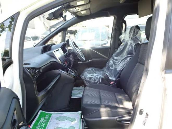 ヴォクシー2.0 ZS 4WD　本州車　保証1年/走行距離無制限　4WD　後期　セーフティセンス　純正10インチナビ　フリップダウンモニター　両側パワースライドドア　　地デジ　バックカメラ　LEDヘッドライト　AUTOHIビーム　スマートキー 2000