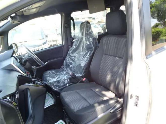 ヴォクシー2.0 ZS 4WD　本州車　保証1年/走行距離無制限　4WD　後期　セーフティセンス　純正10インチナビ　フリップダウンモニター　両側パワースライドドア　　地デジ　バックカメラ　LEDヘッドライト　AUTOHIビーム　スマートキー 2000