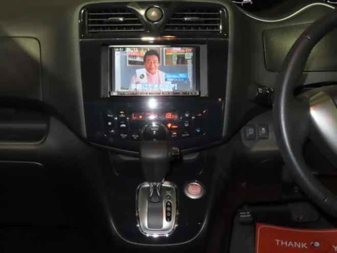 セレナ2.0 ハイウェイスター Vセレクション 4WD　4WDTVナビBカメETC 2000