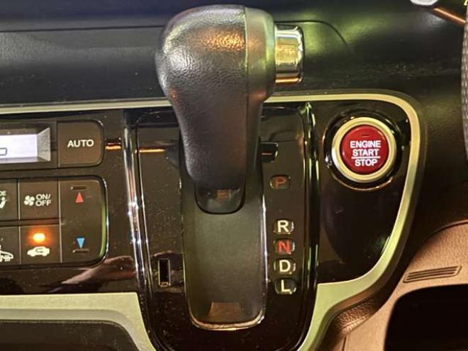 N-BOXカスタムG Lパッケージ 4WD　防錆塗装4WDTVナビBカメドラレコ 660