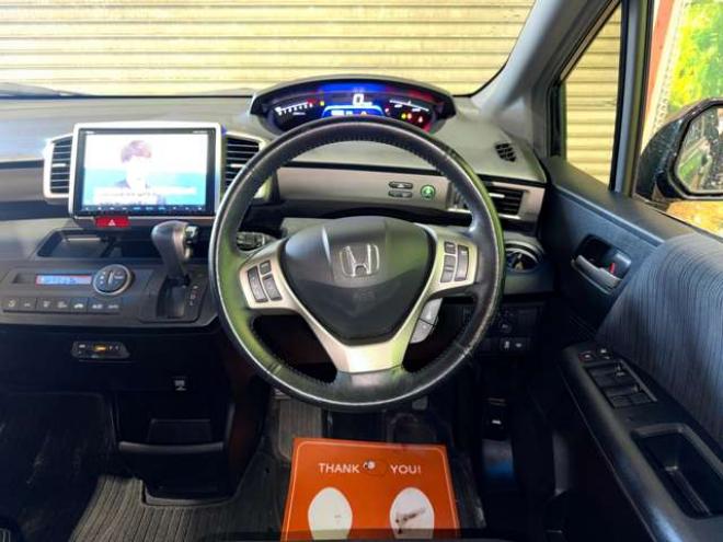 フリードスパイクハイブリッド1.5 ジャストセレクション　防錆塗装TVナビBカメETC 2WD 1500