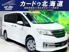 セレナ　2.0 ライダー 4WD　防錆塗装4WDTVナビBカメ後席モニタ 2000