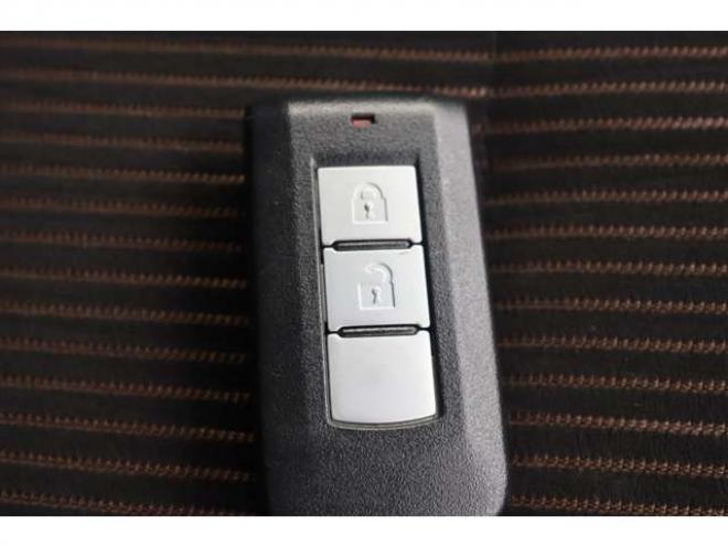 eKカスタムG 4WD　R9/11月・バックカメラ 660